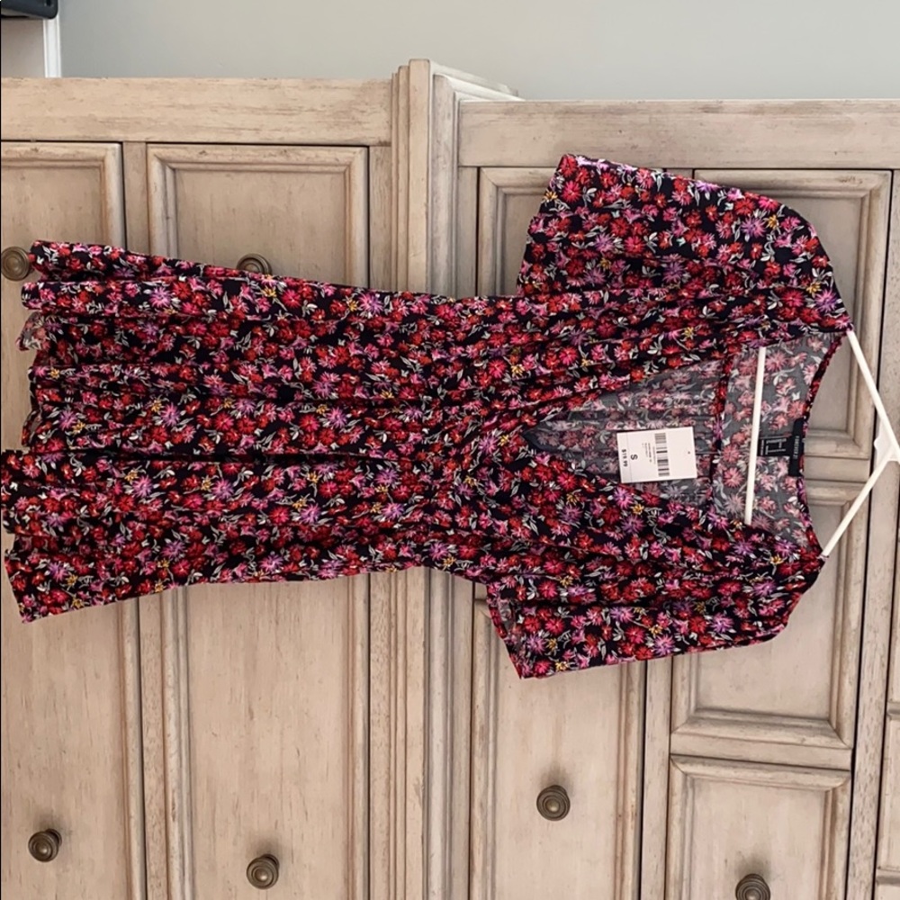 Short sleeve dress